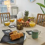 Charming Apartment Heart Of 15Th